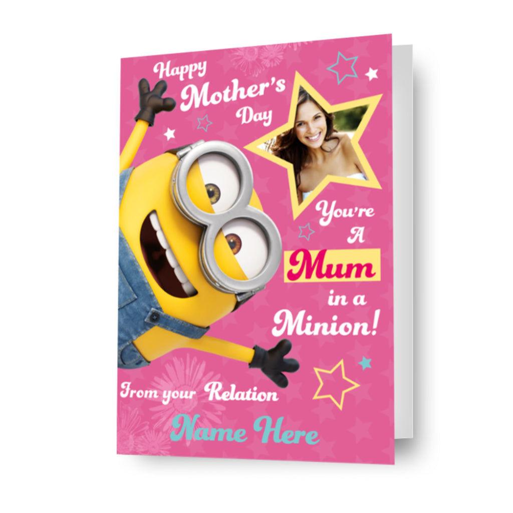 Gepersonaliseerde 'Mum In A Minion' Moederdagfotokaart van Despicable Me Minions